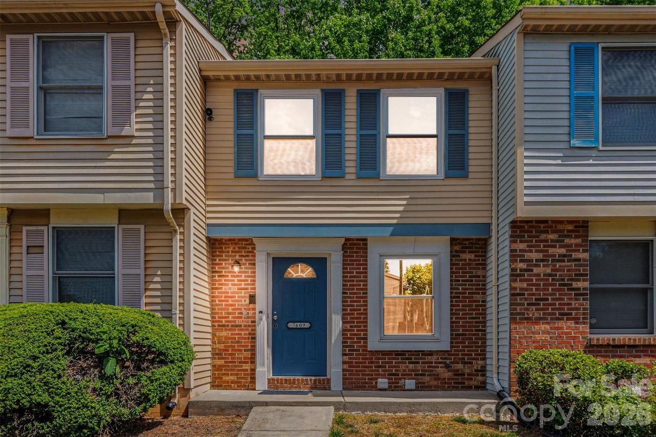 7609 Holly Grove Ct., Charlotte, NC 28227