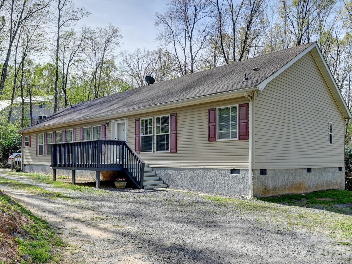 119 Laurel Haven Rd., Fairview, NC 28730