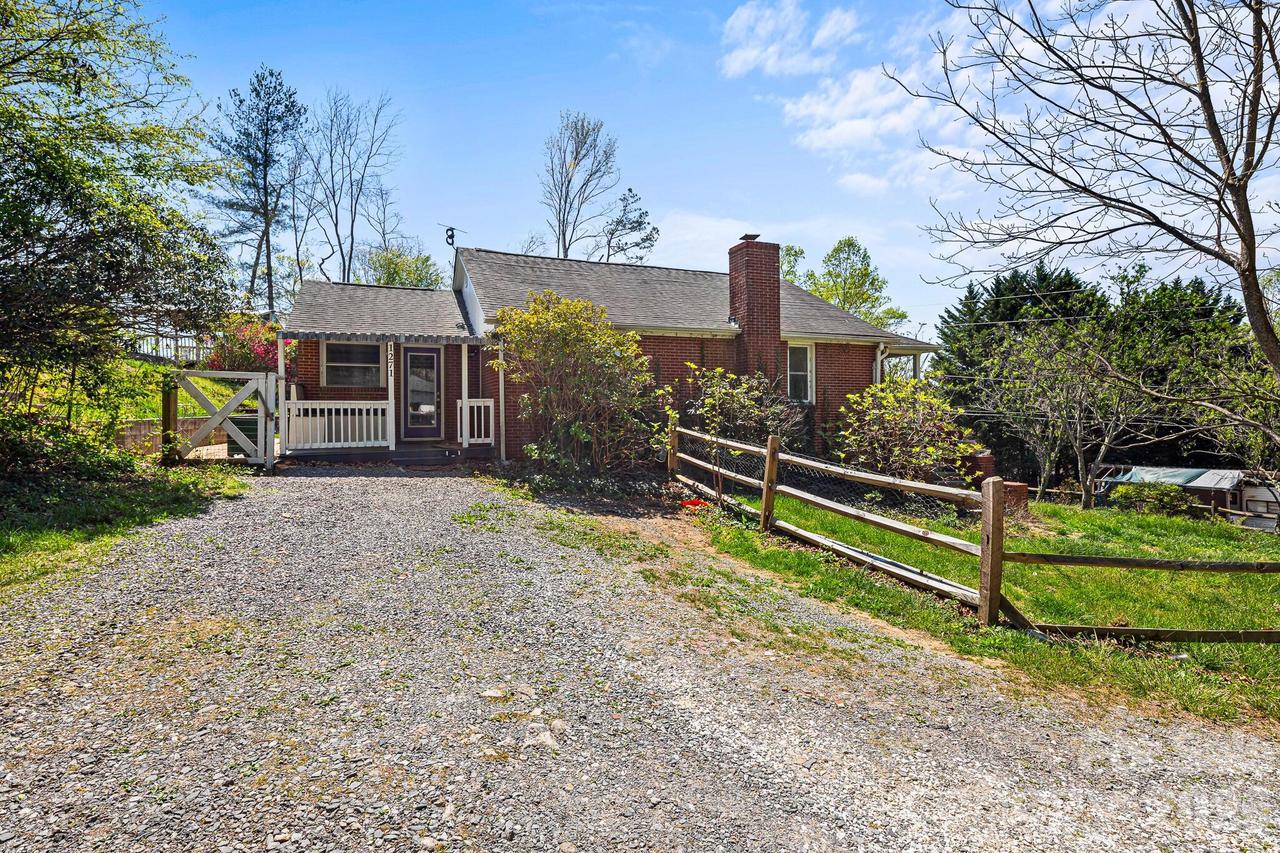 1271 Upper Brush Creek Rd., Fairview, NC 28730