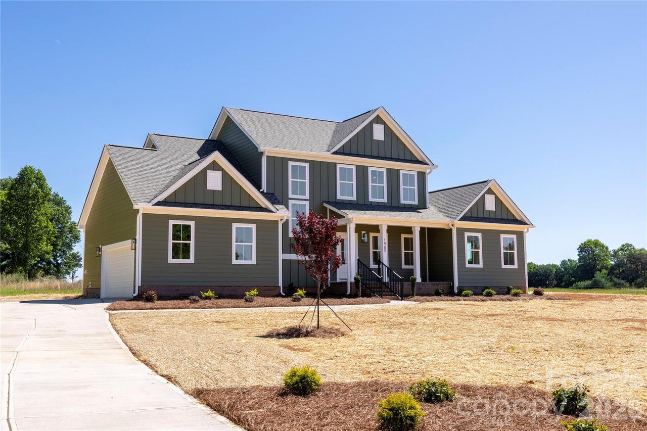 1909 Friendly Ln., Newton, NC 28658