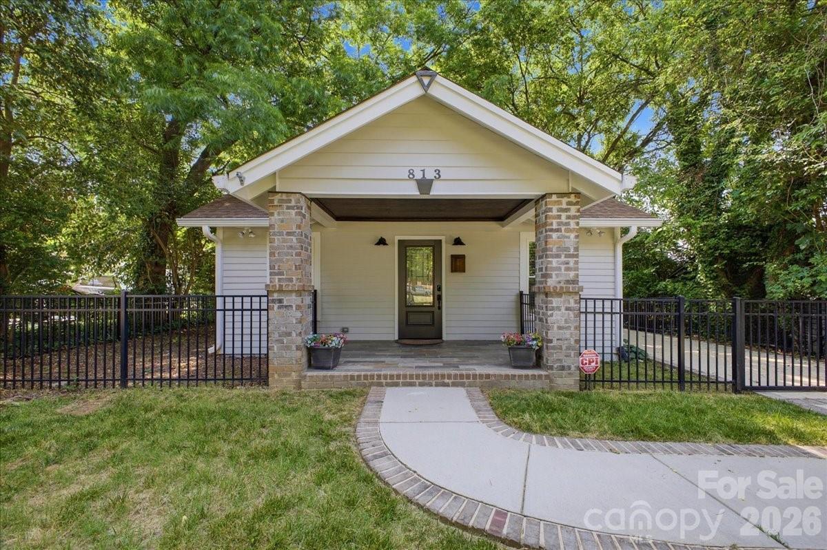 813 Walnut Ave., Charlotte, NC 28208
