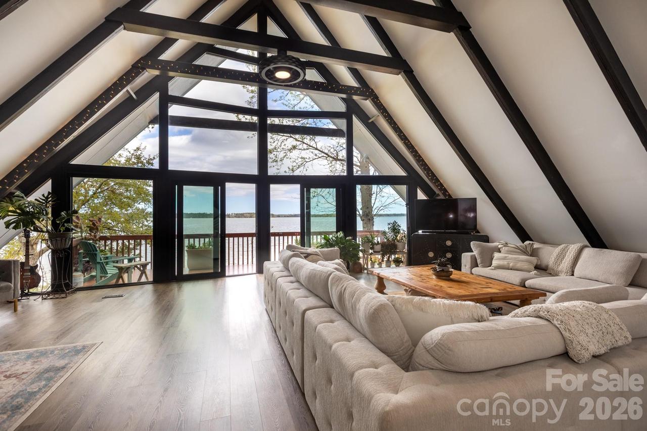 211 Fannie Creek Ln., Sneads Ferry, NC 28460