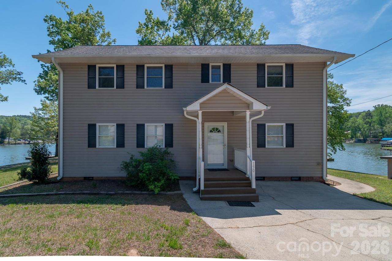 150 Pinehaven Ln., New London, NC 28127