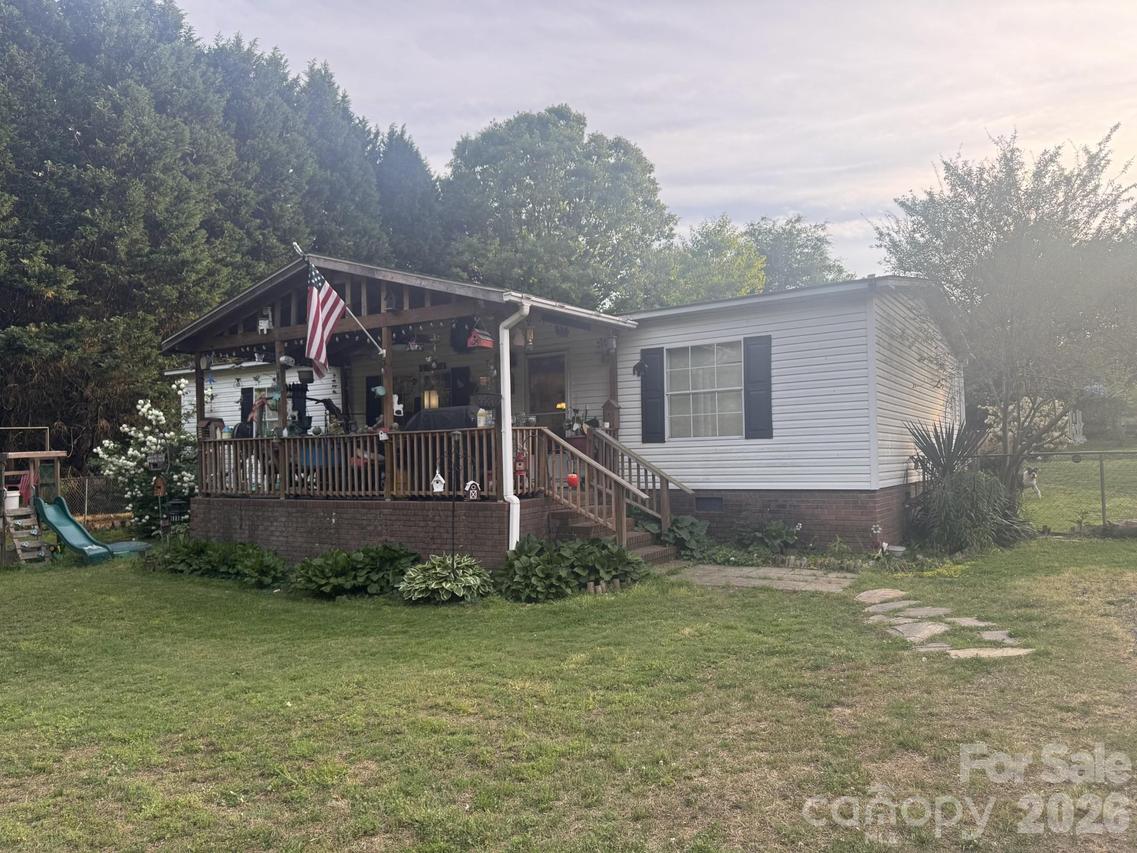 130 Hunterpond Ln., Statesville, NC 28677