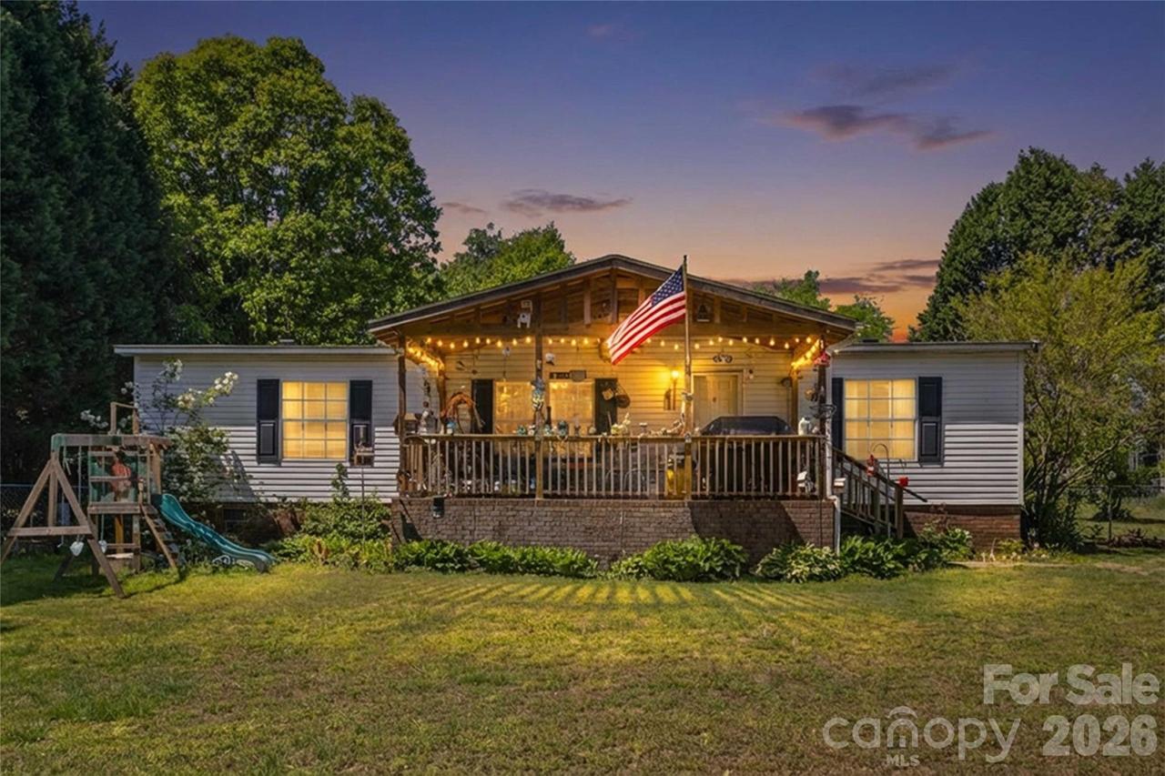 130 Hunterpond Ln., Statesville, NC 28677