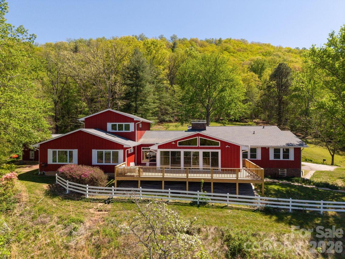 58 Camby Dr., Fairview, NC 28730