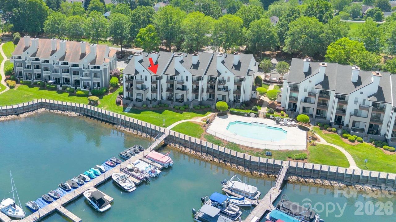 18755 Vineyard Point Ln., Cornelius, NC 28031