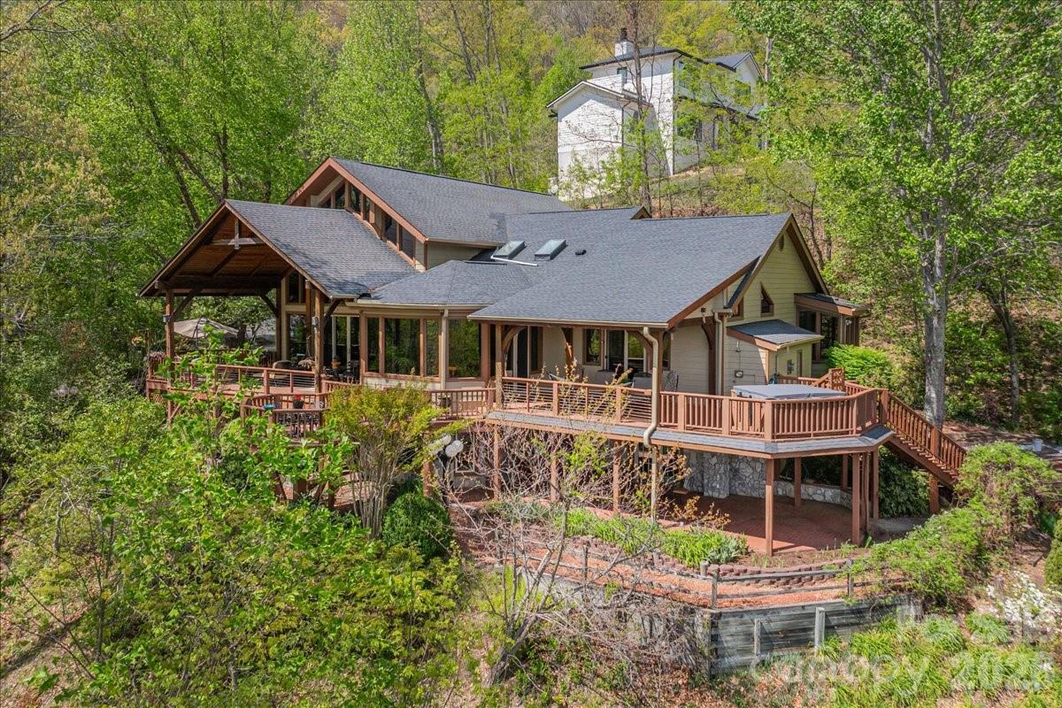1108 Rocky Knob Rd., Waynesville, NC 28786