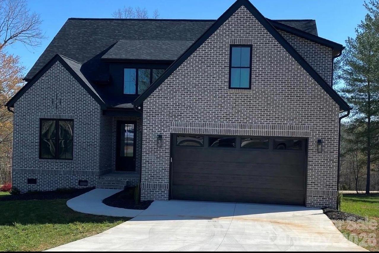 1116 Players Ridge Rd., Hickory, NC 28601