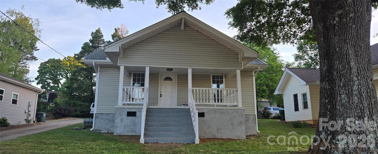 227 W B St., Newton, NC 28658