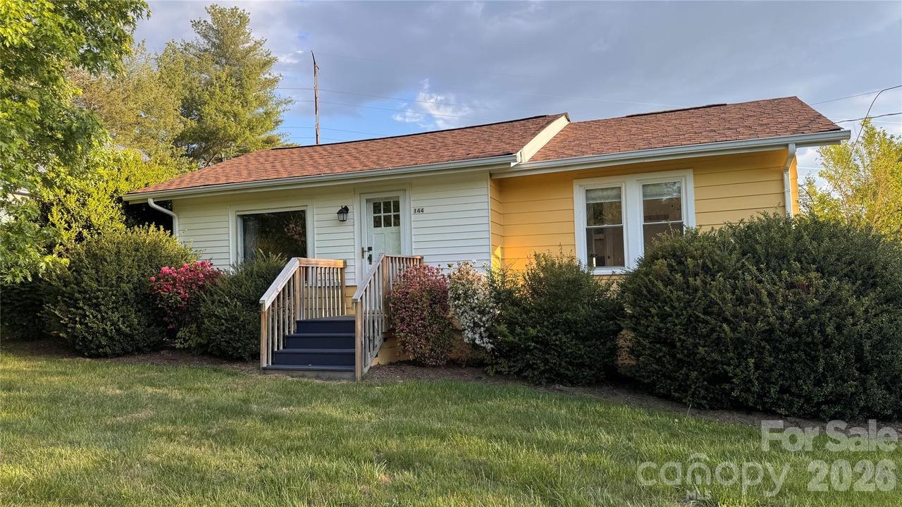 144 Macedonia Rd., Asheville, NC 28804