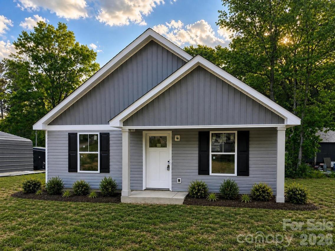 159 Hillcrest Rd., New London, NC 28271