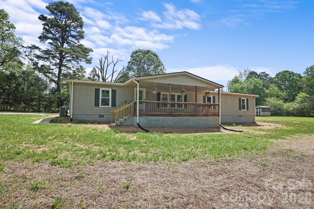 1305 Craig Dr., Iron Station, NC 28080