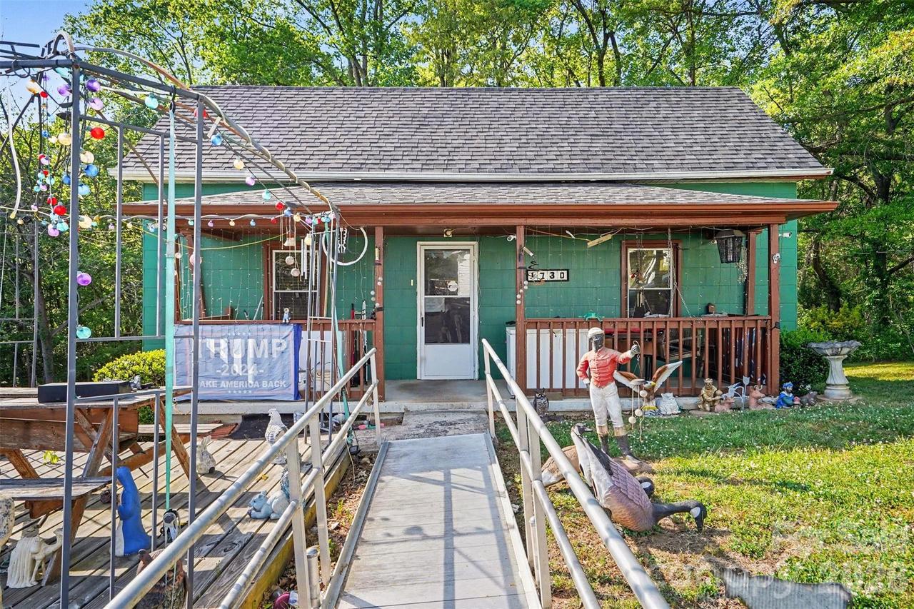 1730 2nd Street Pl., Hickory, NC 28602