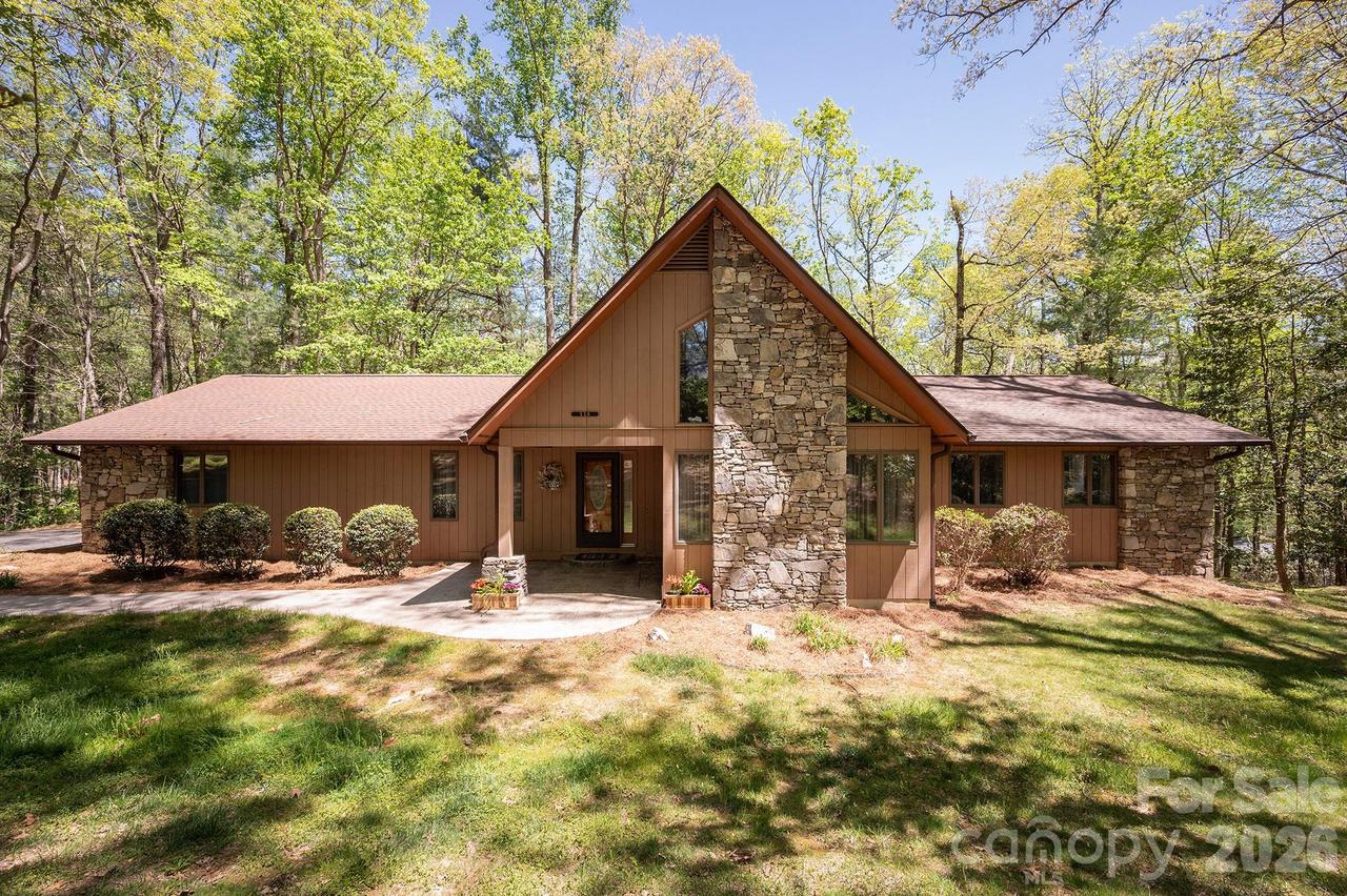 114 Timber Creek Rd., Laurel Park, NC 28739