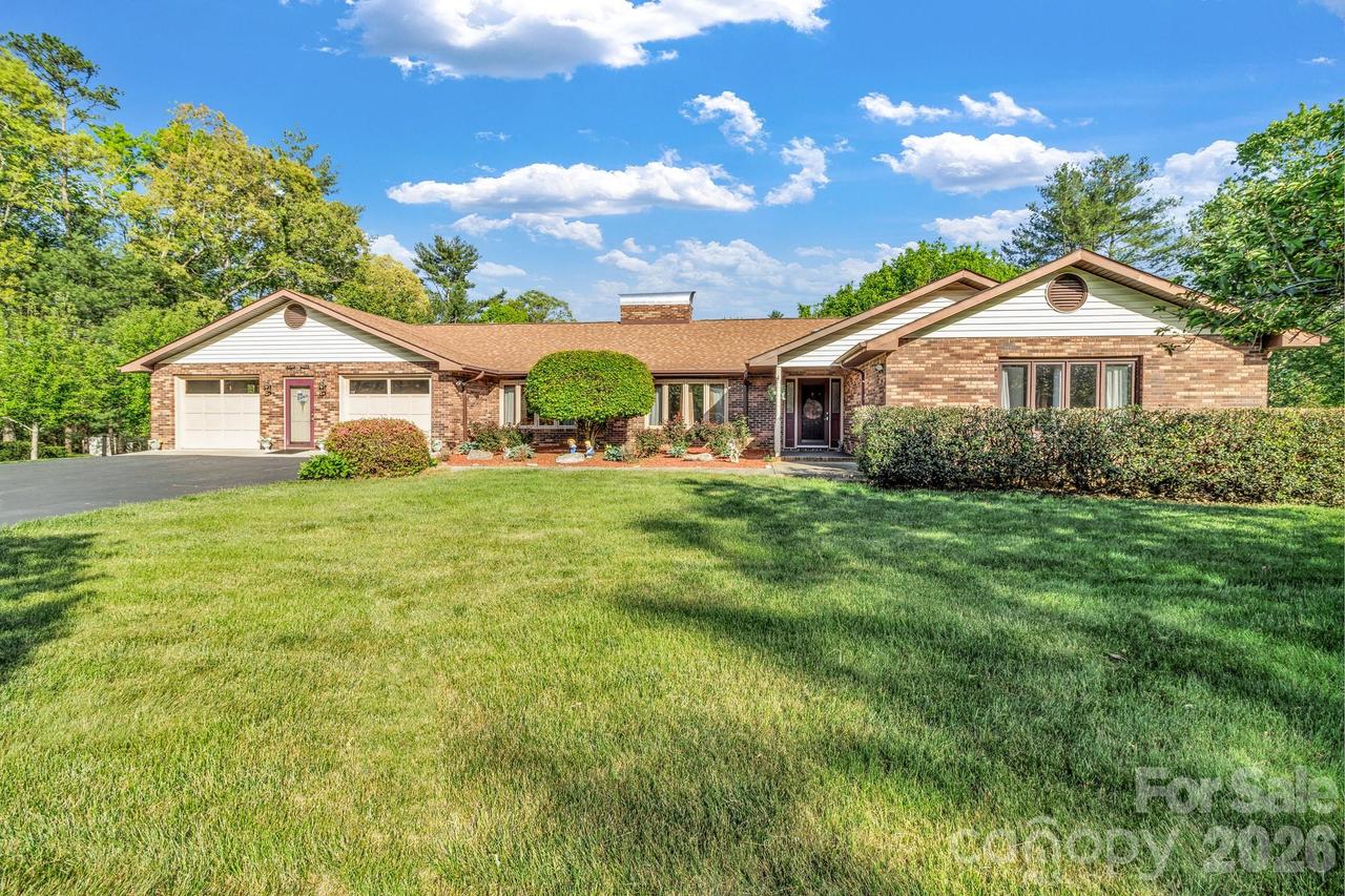 218 Brown Rd., Hendersonville, NC 28791