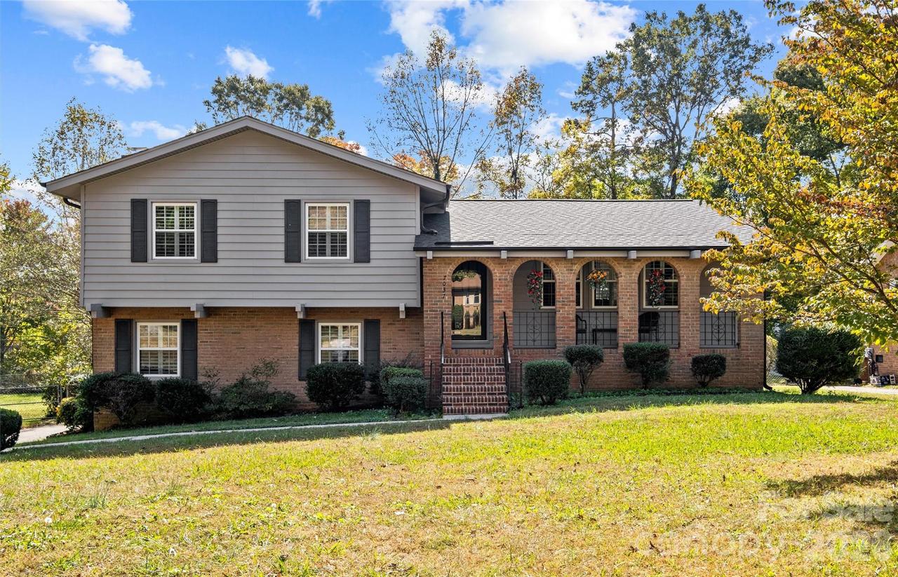 7037 Crossridge Rd., Charlotte, NC 28214