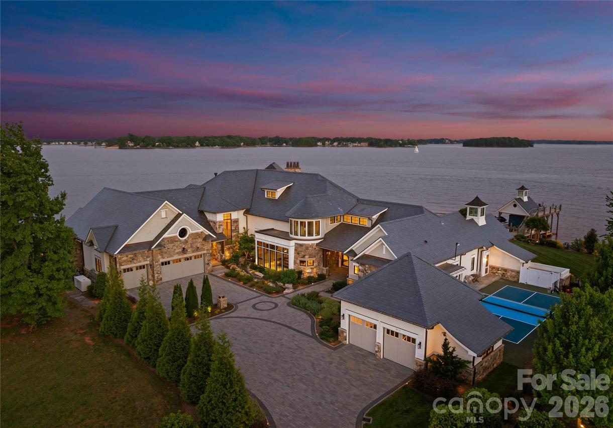 8515 Norman Estates Dr., Denver, NC 28037