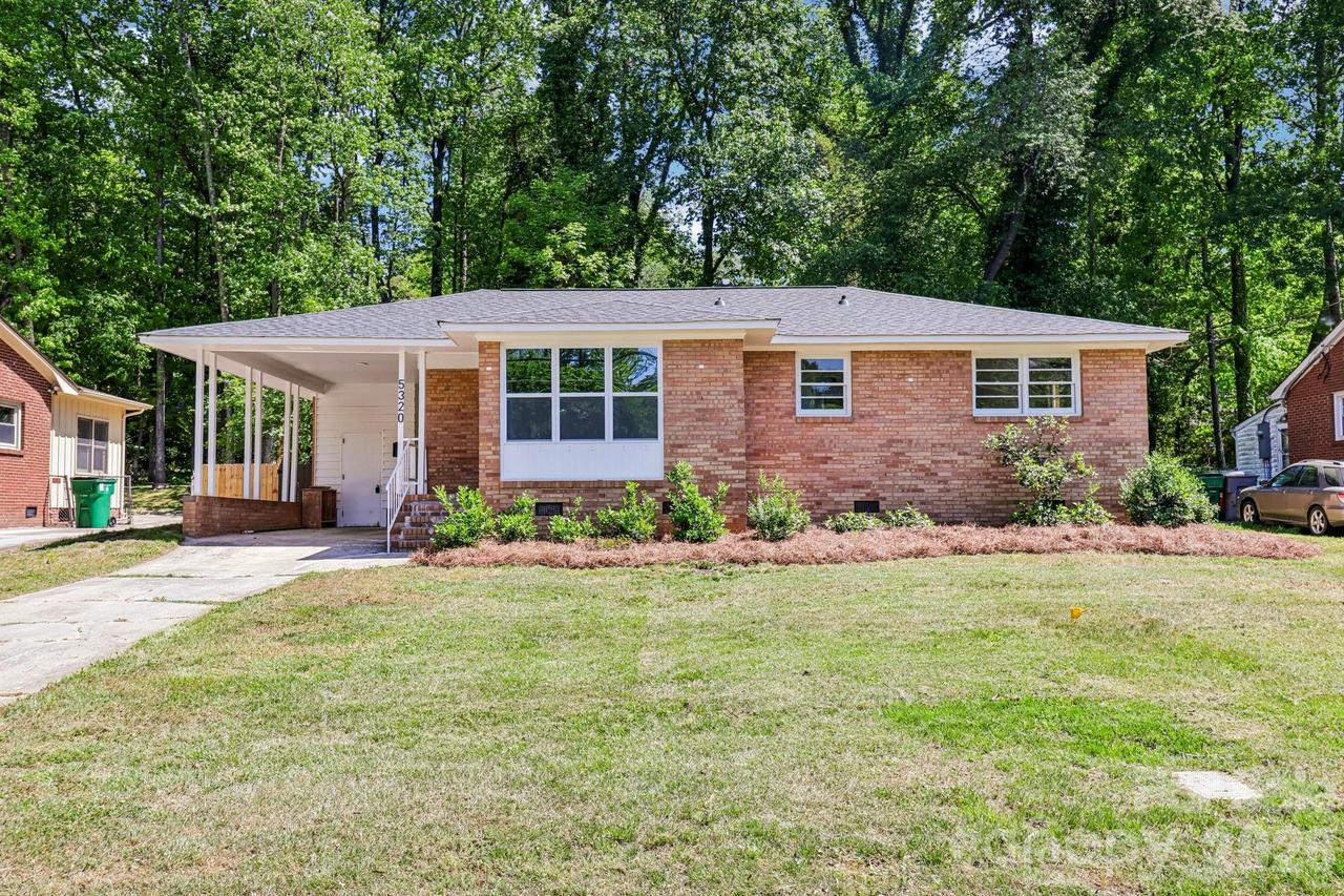 5320 Dolphin Ln., Charlotte, NC 28215