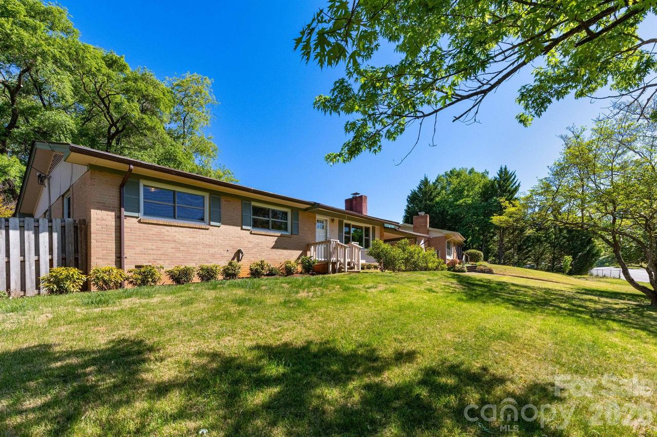 40 Wagon Rd., Asheville, NC 28805