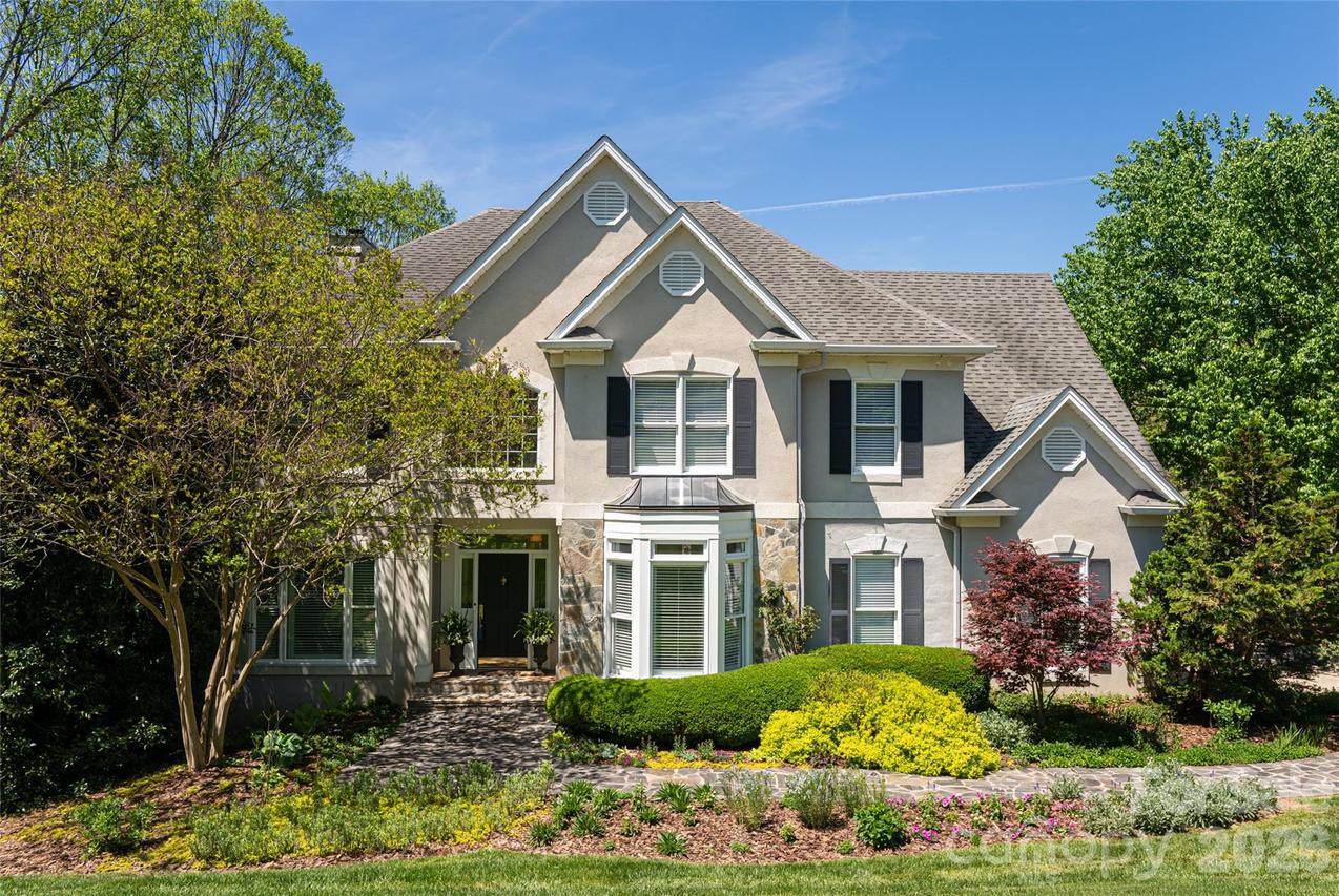 38 Pine Acre Blvd., Asheville, NC 28804