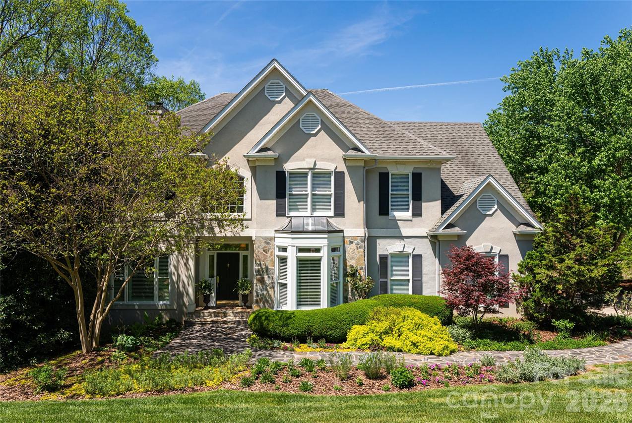 38 Pine Acre Blvd., Asheville, NC 28804