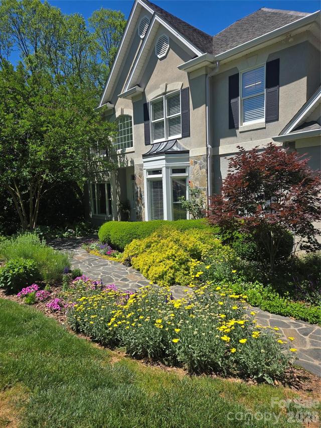 38 Pine Acre Blvd., Asheville, NC 28804
