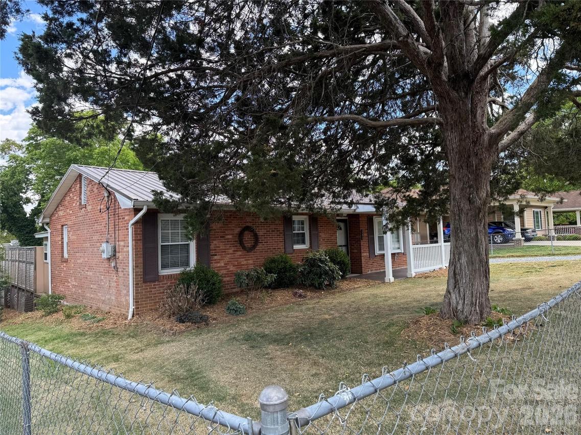 203 Laurel St., Valdese, NC 28690