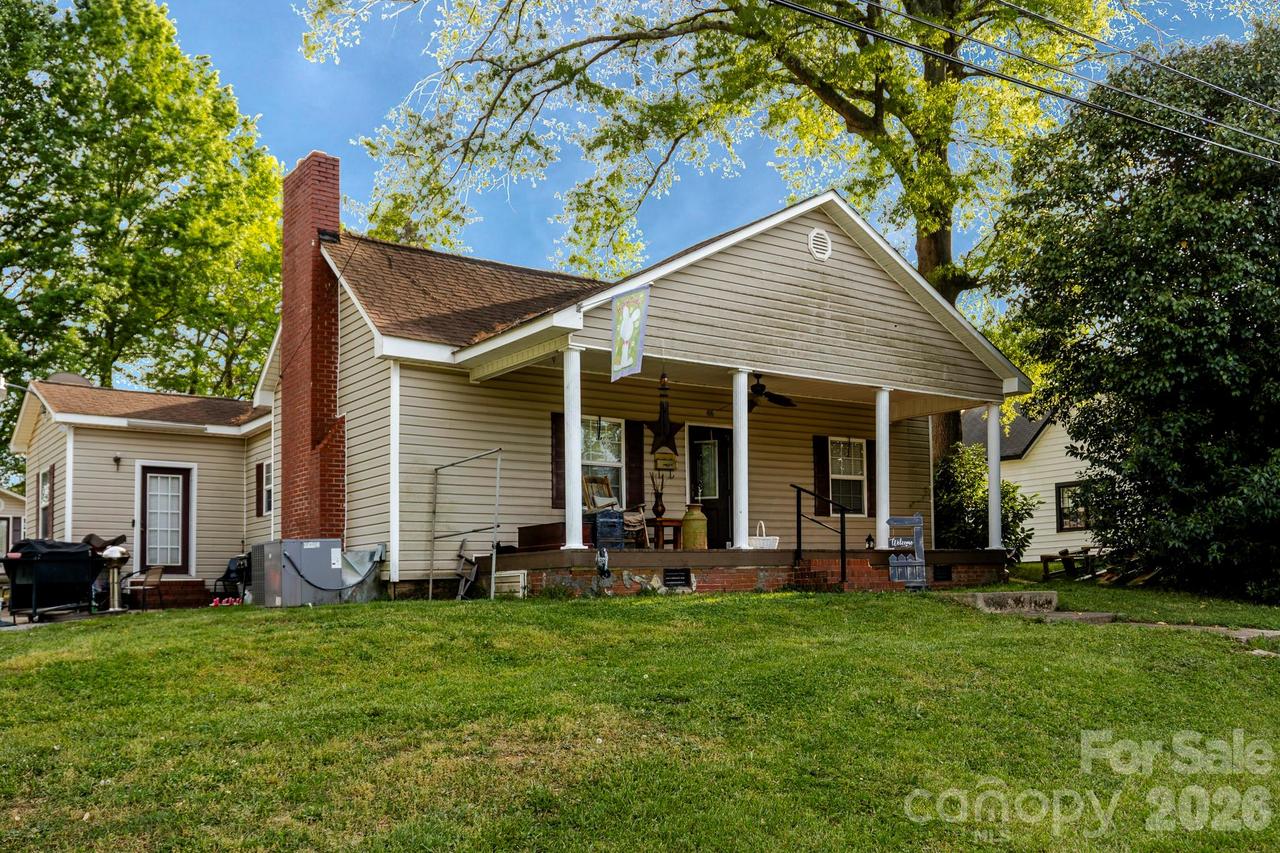 416 E Washington Ave., Bessemer City, NC 28016