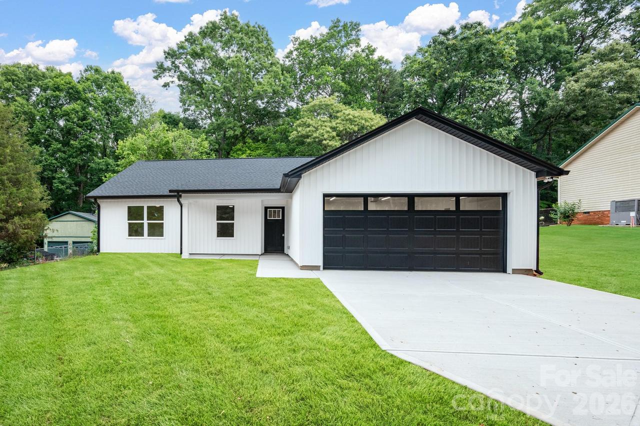 505 Randa Dr., Statesville, NC 28625