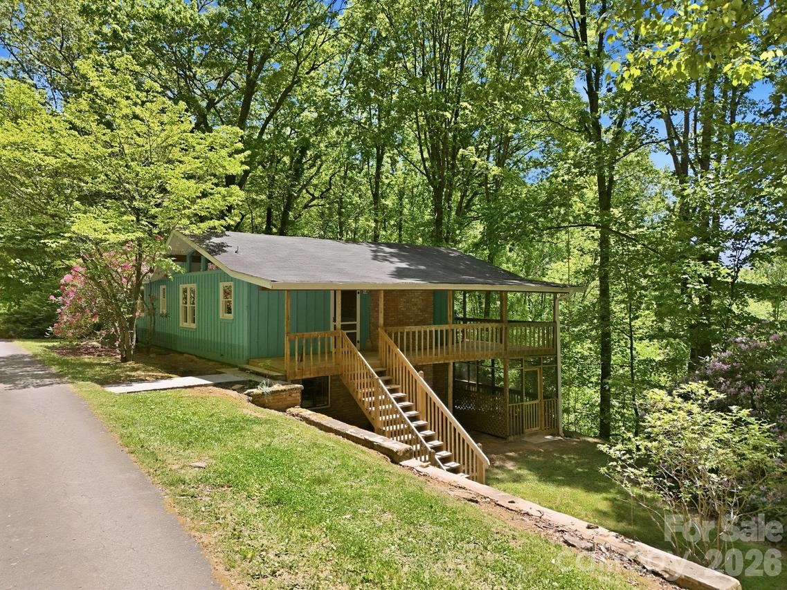 169 Sleepy Hollow Ln., Canton, NC 28716