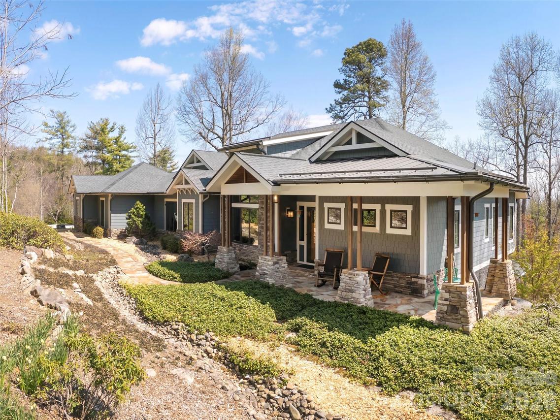 72 Dusky Ct., Hendersonville, NC 28739