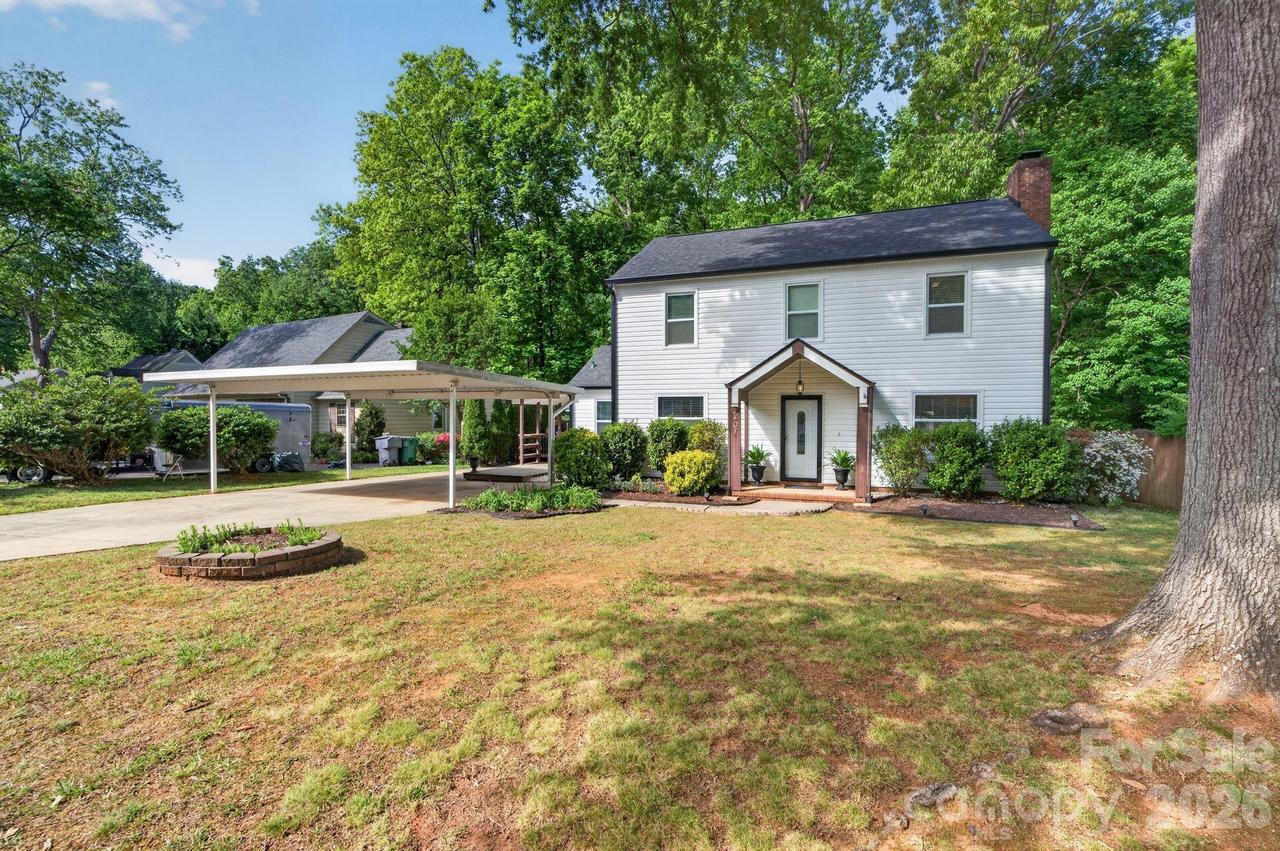 7401 Beaufort Cir., Charlotte, NC 28227