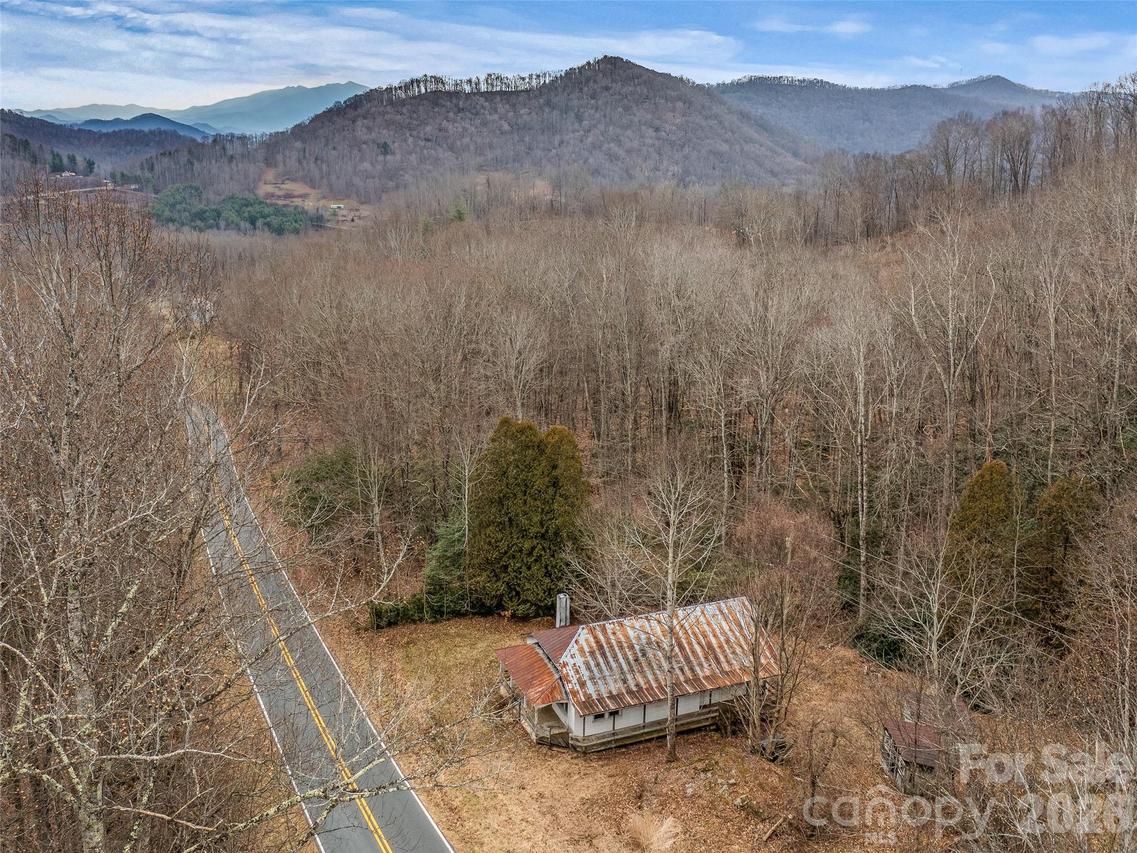 625 Cook Town Rd., Bakersville, NC 28705