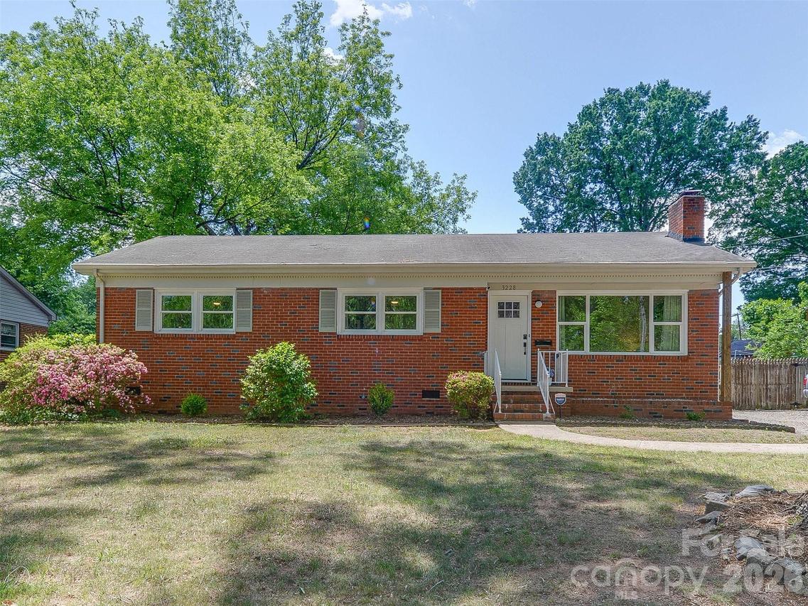 3228 Wicklow Pl., Charlotte, NC 28205