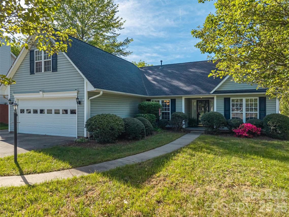 171 Rolling Meadow Rd., Fletcher, NC 28732