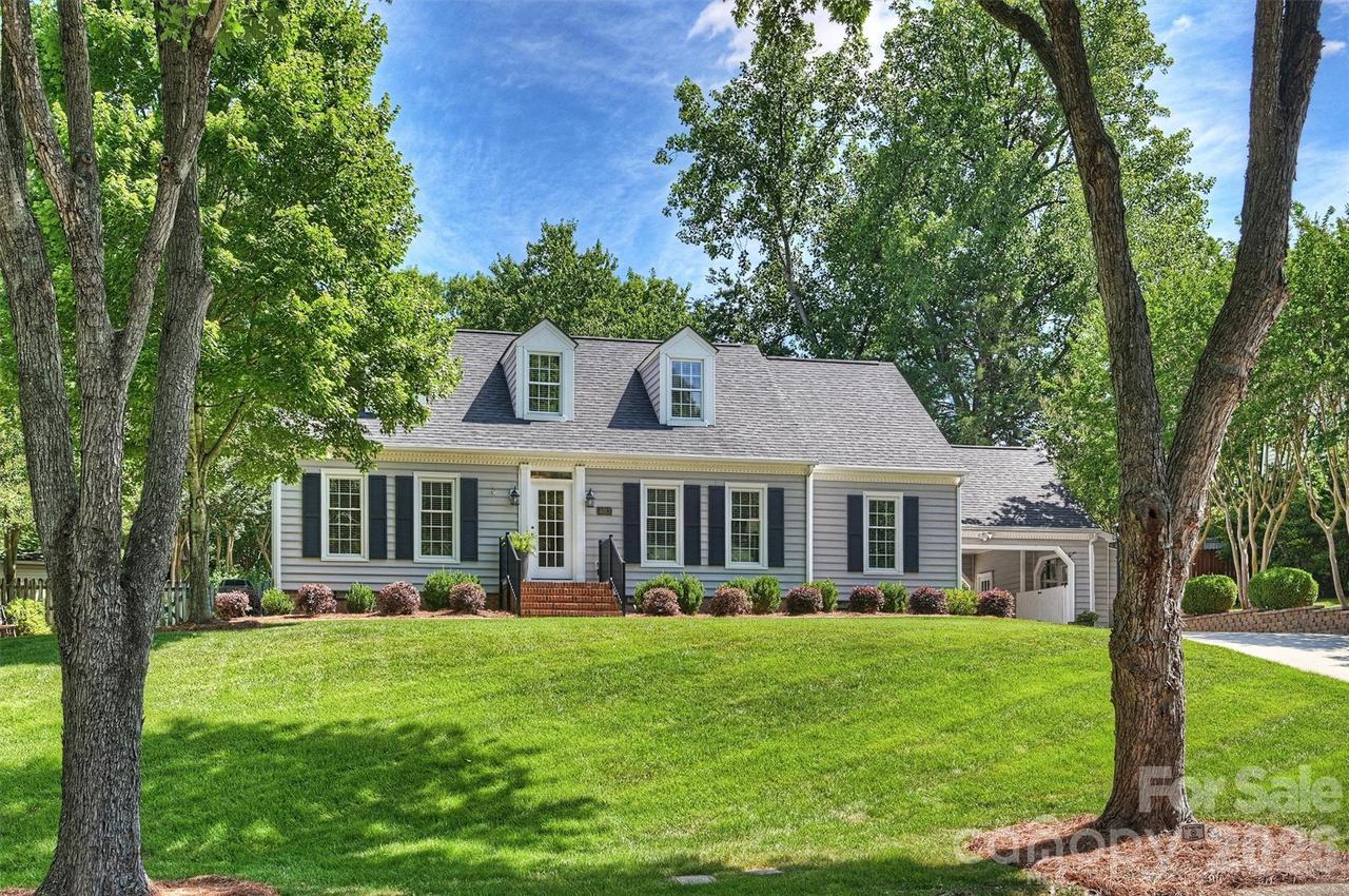 4013 Bridgewood Ln., Charlotte, NC 28226