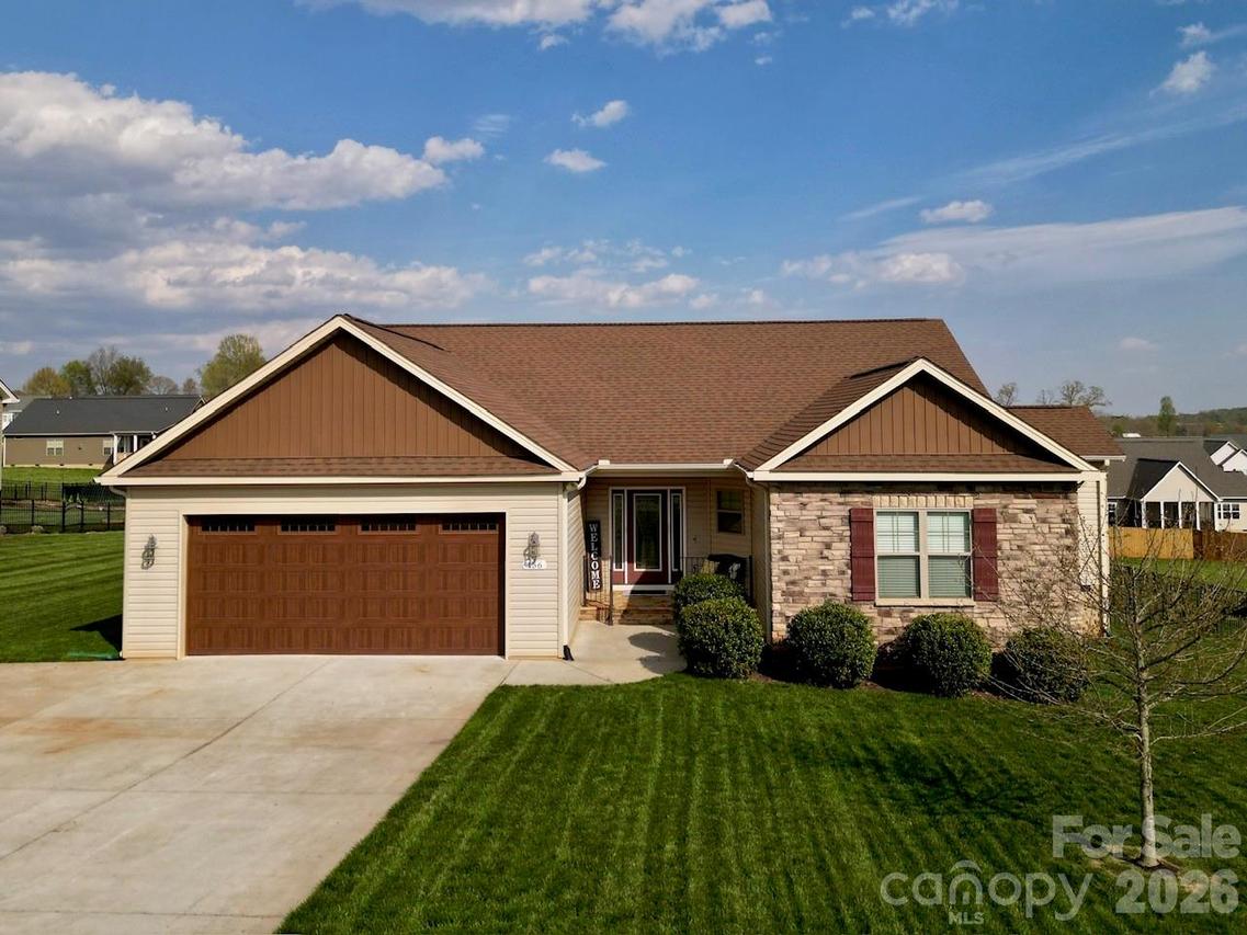 156 Greythorn Dr., Statesville, NC 28625
