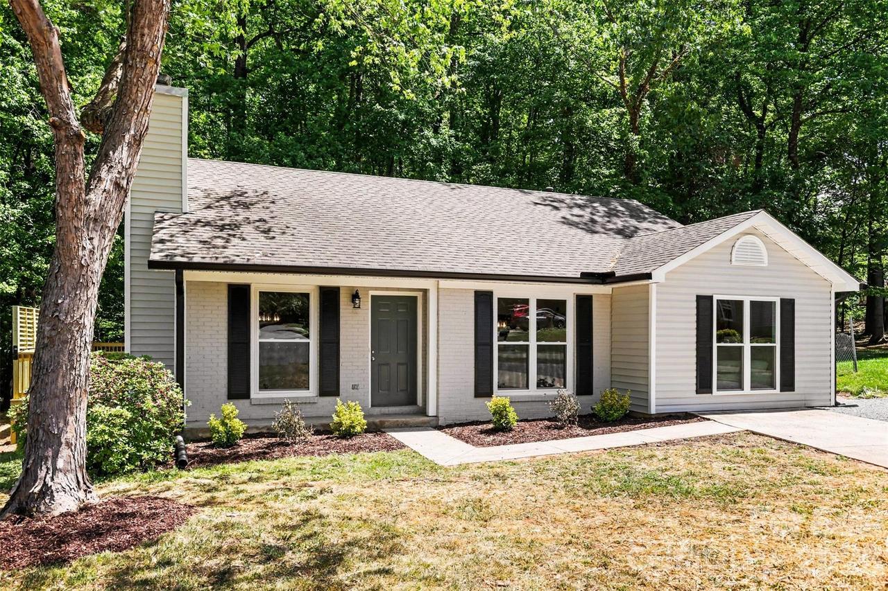 5801 Rocky Mount Ct., Charlotte, NC 28214