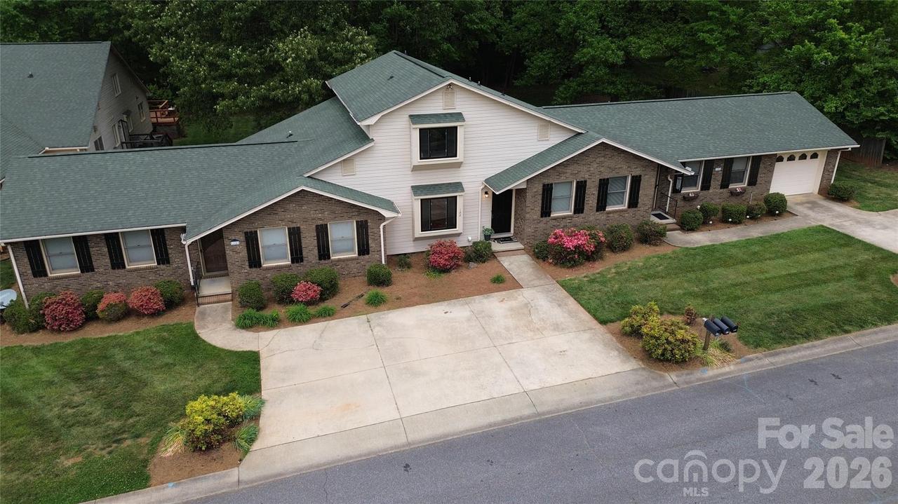 182 Calvin St., Troutman, NC 28166
