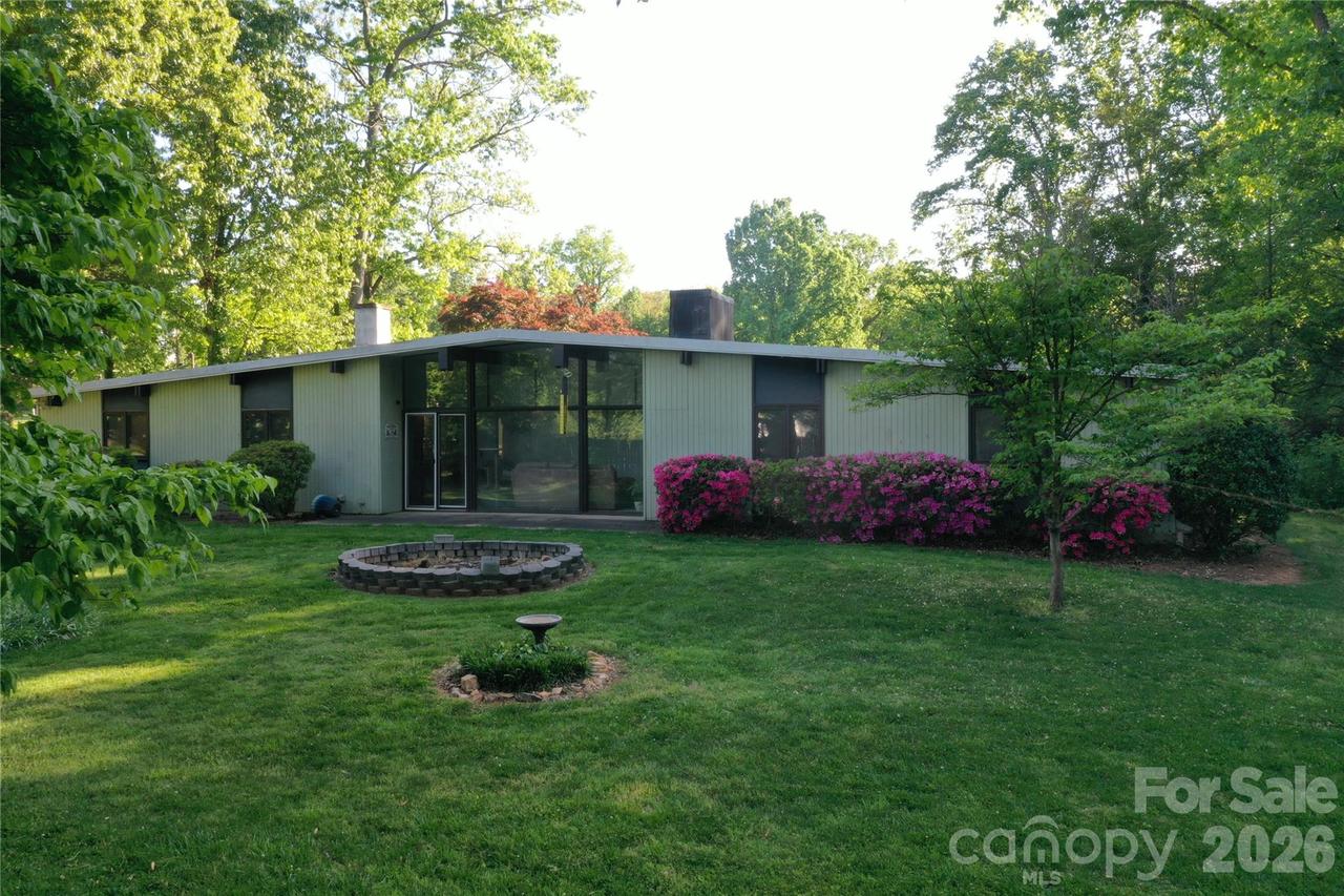 2842 Dogwood Dr., Claremont, NC 28610