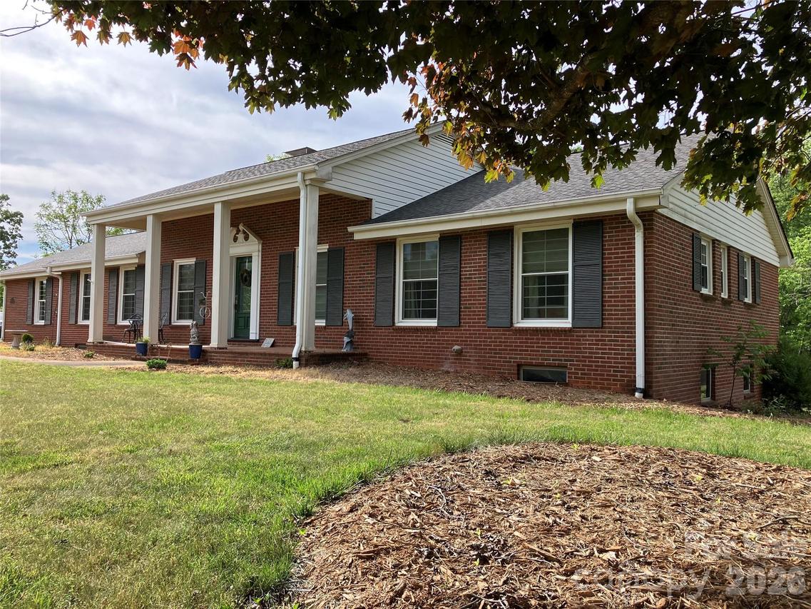 151 Lincoln Rd., Forest City, NC 28043