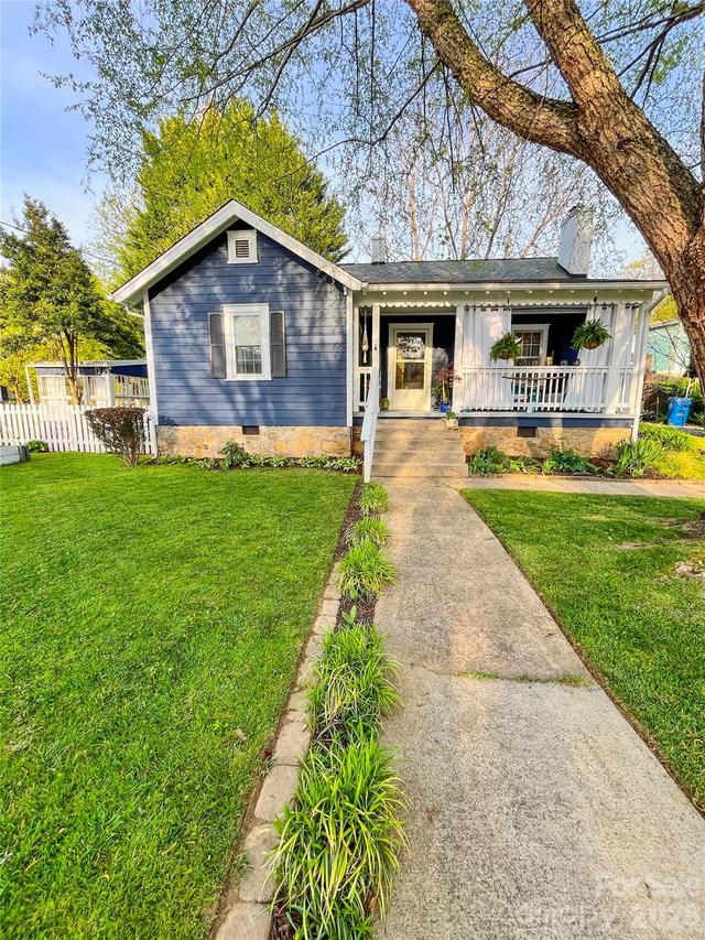 271 Brook St., Waynesville, NC 28786