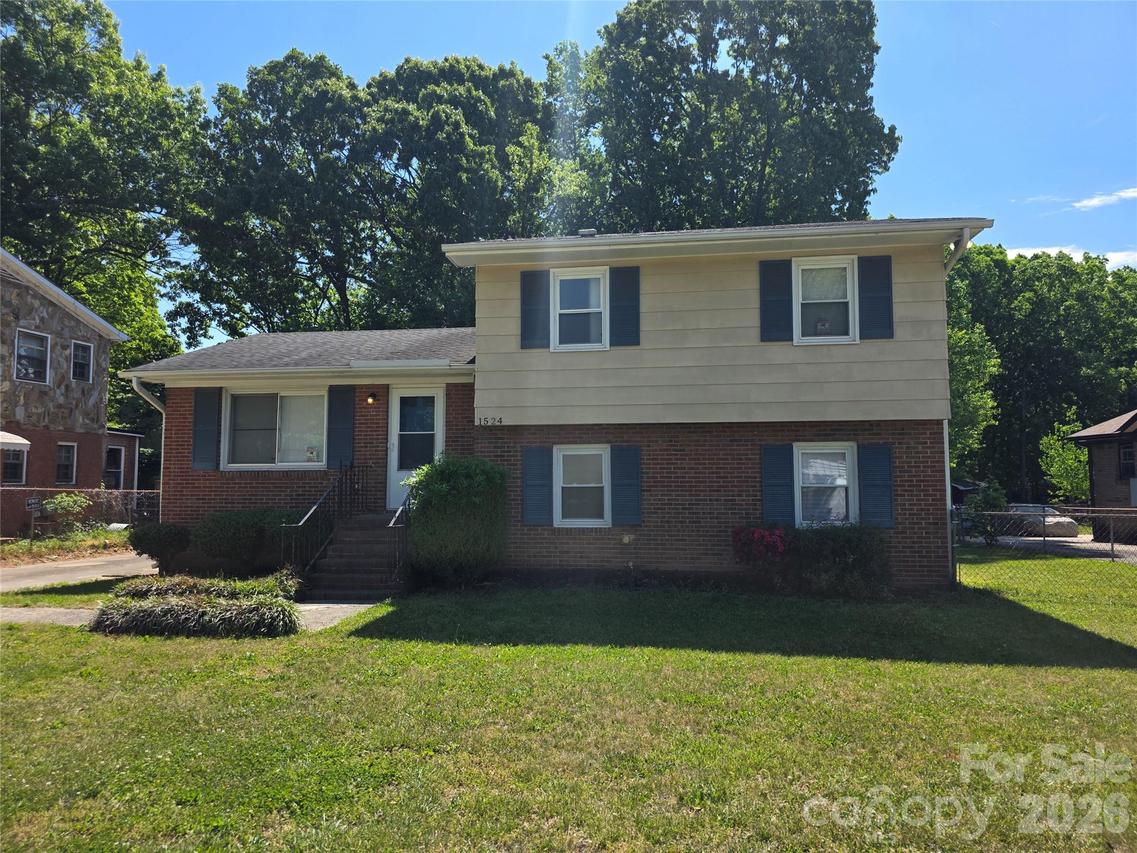 1524 Pondella Dr., Charlotte, NC 28213