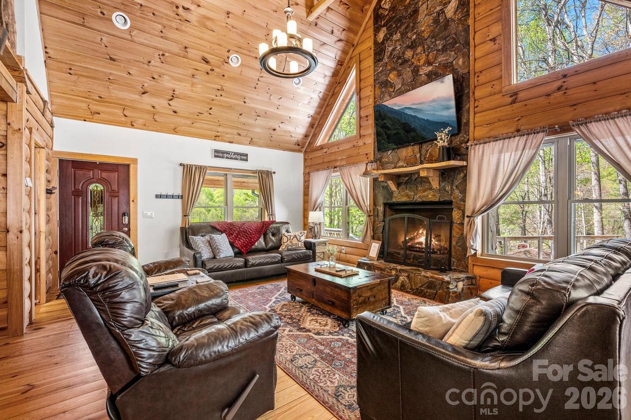 100 Split Rail Dr., Maggie Valley, NC 28751