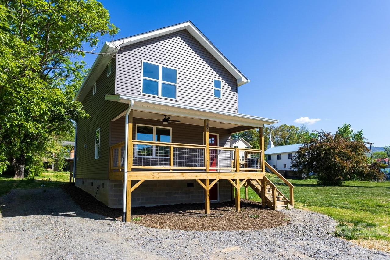 39 Terry Estates Dr., Black Mountain, NC 28711