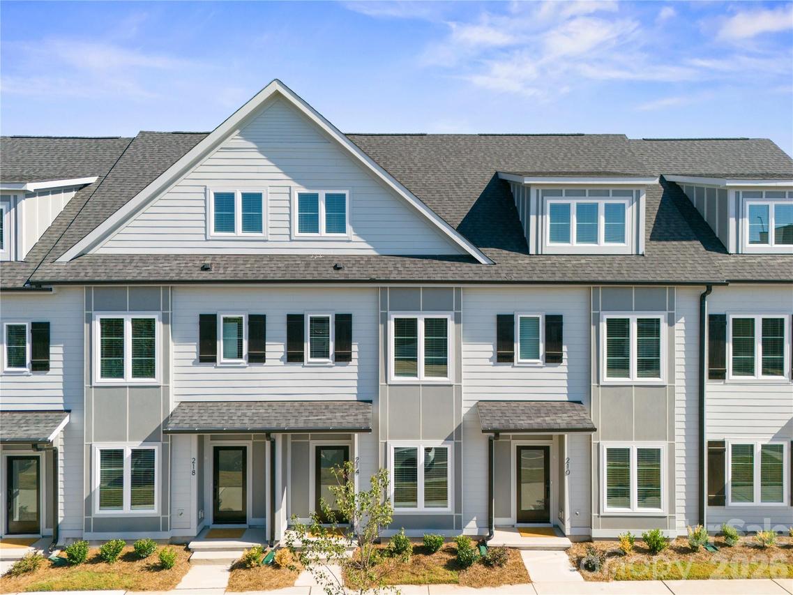 242 Freeland Ln., Charlotte, NC 28217