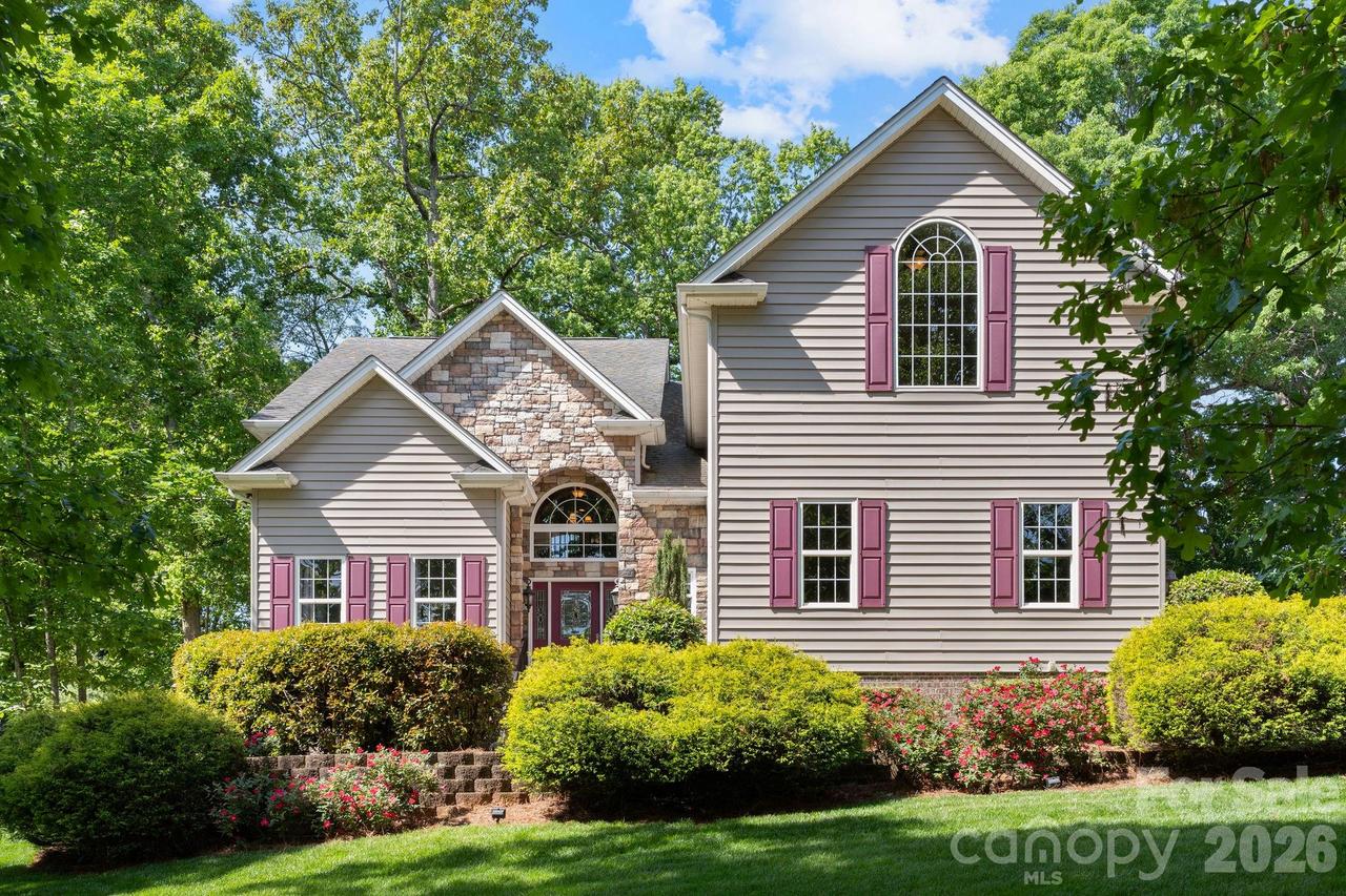 3083 Three Wood Dr., Denver, NC 28037