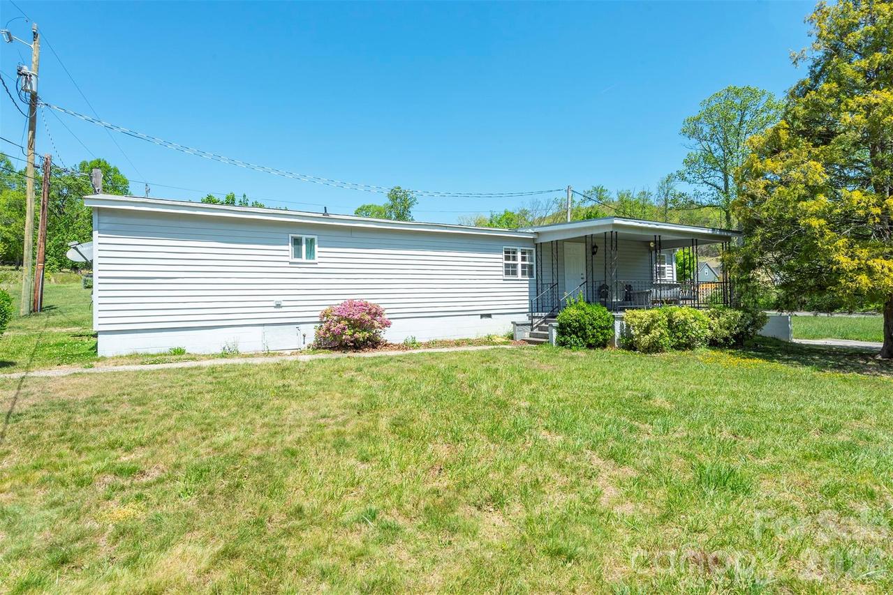 28 Brooks Cove Rd., Black Mountain, NC 28711