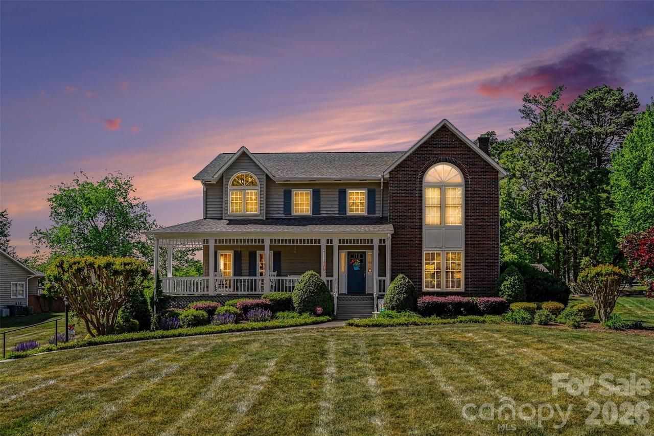 4051 Pinecrest Dr., Hickory, NC 28601